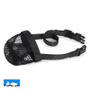 Bozal de red anti ingestas que fue diseñado para evitar que su perro ingiera cualquier tipo de alimento u otra sustancia sólida durante sus paseos. Especialmente indicado para aquellos perros que ingieren productos indeseables durante sus salidas al exterior.