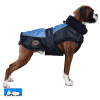 Abrigo para perro de la marca XT-DOG en azul marino y azul claro, con cordón reflectante, ideal para paseos nocturnos y condiciones climáticas adversas.